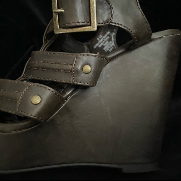 Xhilaration Wedge Sandal 8 1/2 Brown - Picture 12 of 14